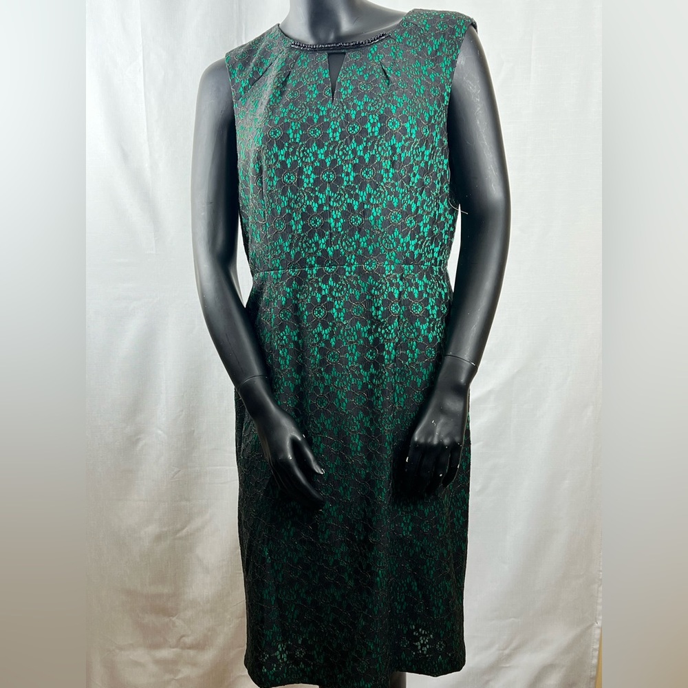 Green and black lace knee high sleeveless dress